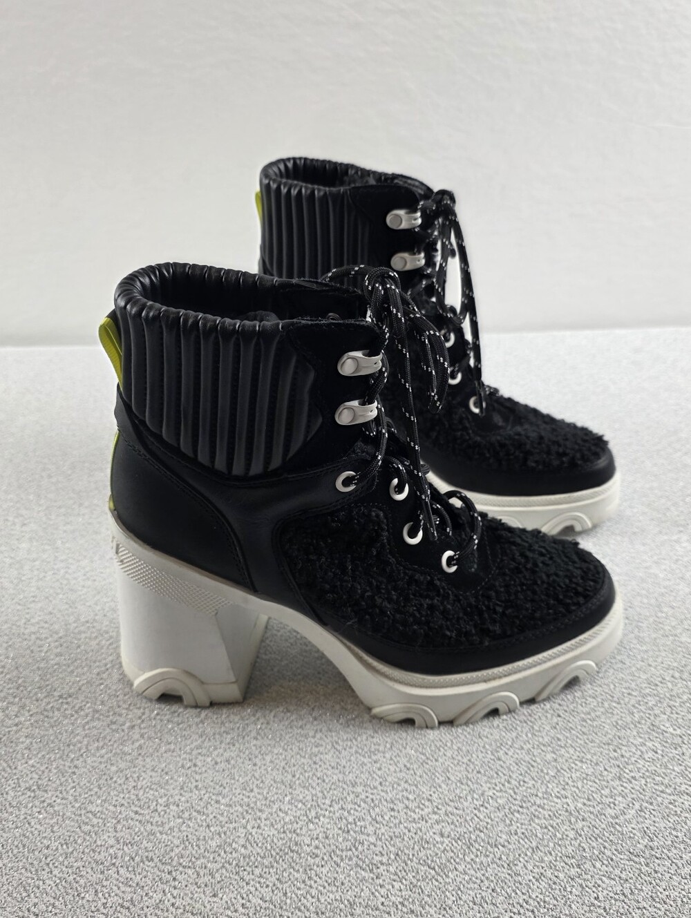 Sorel BREX Heel Cozy Sherpa Platform Ankle Boots Booties Black Wmn's 7 - Picture 2 of 11
